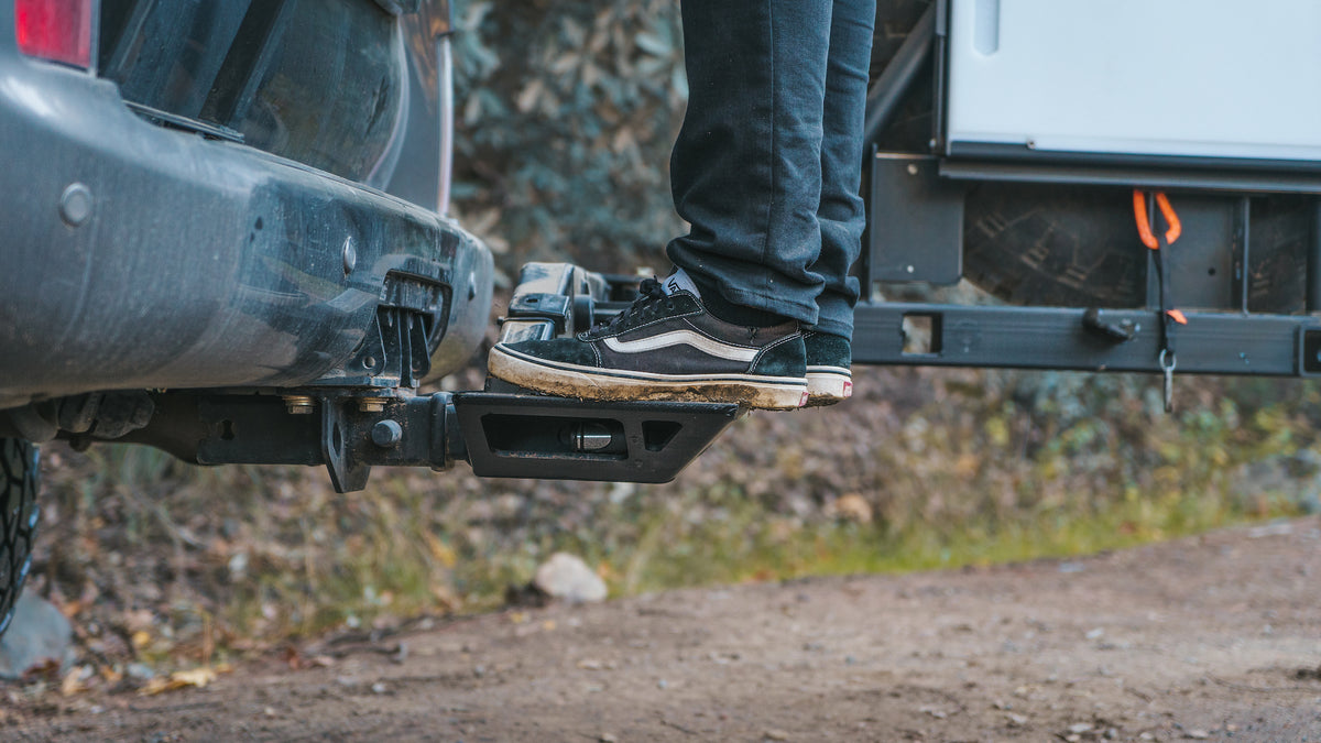 tire carrier swing out step
